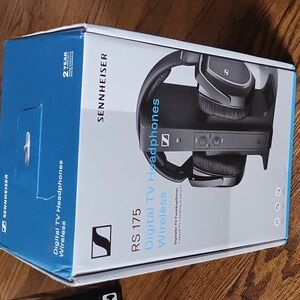 Sennheiser RS 175 Digital Wireless Headphones - Black BRAND NEW!